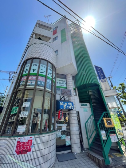 建物外観　周辺環境充実してます♪