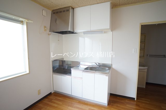 キッチン　レーベンハウス桶川店へ　048-787-5511