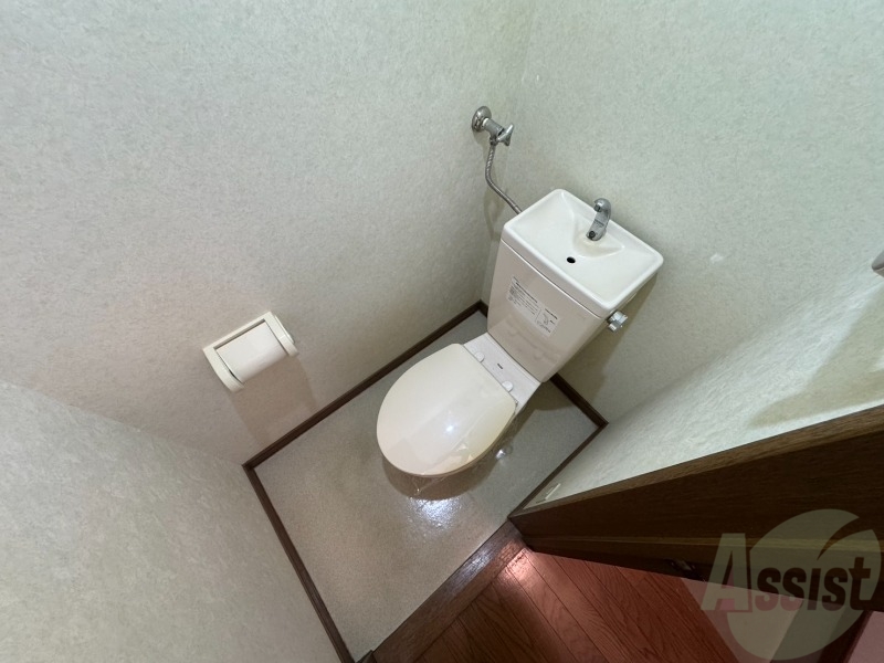 トイレ　こちらはトイレです。清潔感があり、安心して使用できます。