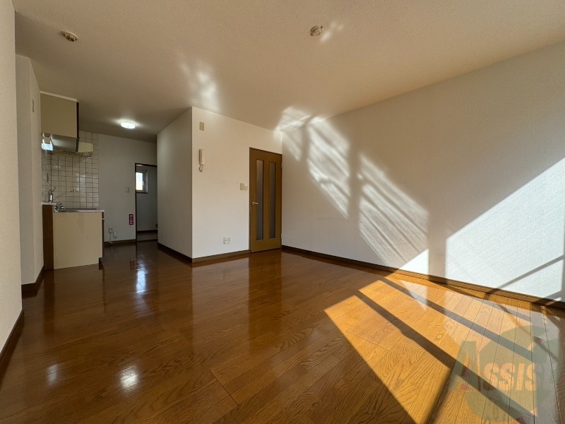 居室・リビング　広くてキレイなお部屋が広がっていて、充実した生活が送れそう。