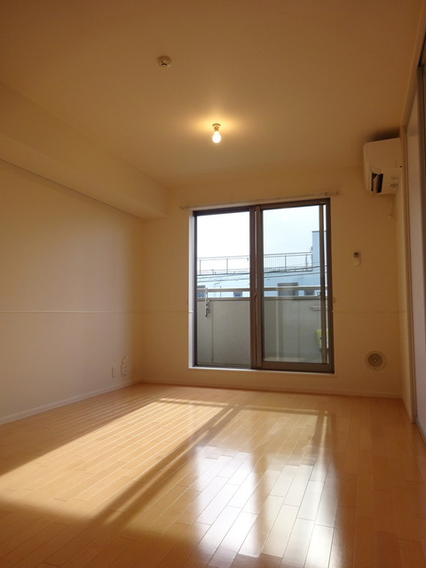居室・リビング　★南向きで最上階の角部屋です★