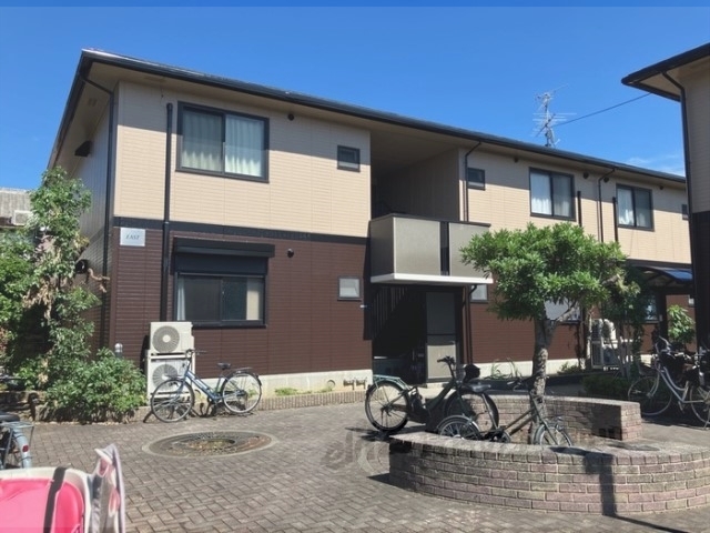 アゼリアパレスEASTの外観写真