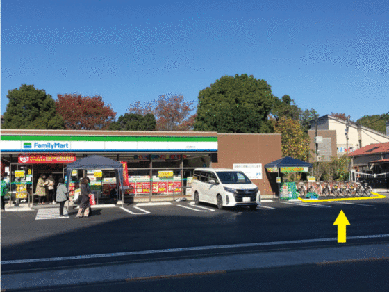 コンビニ　ファミリーマート足立青井店（コンビニ）まで484m
