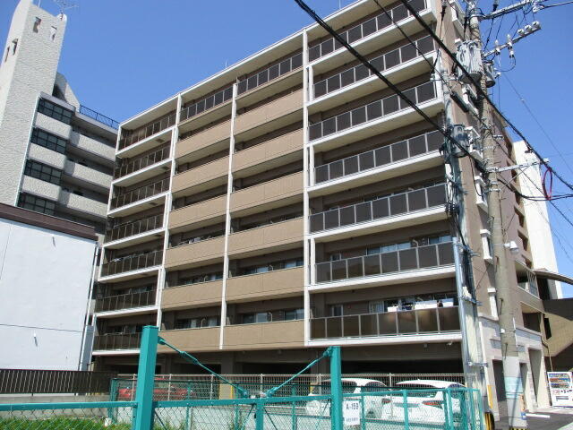 ルミエール箱崎駅前の外観写真