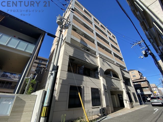 建物外観　オートロック付きで外部からの出入りが簡単にできない為安心です