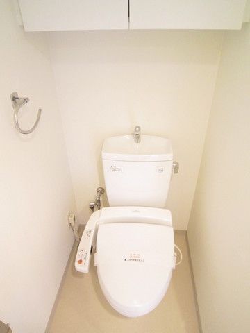 都営大江戸線 本郷三丁目駅 徒歩1分 14階建 築21年のトイレ写真