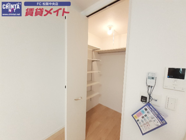 収納　同型参考写真