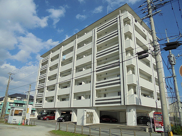 建物外観　落ち着いた外観です