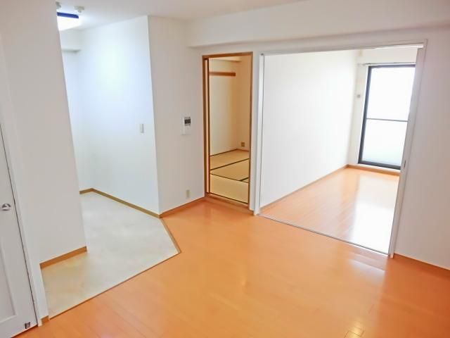 居室・リビング　※別号室参考写真