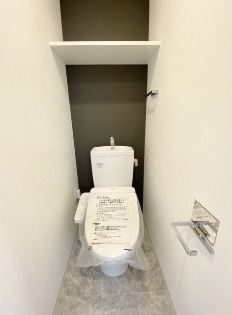 阪急宝塚線 三国駅 徒歩7分 14階建 築5年のトイレ写真