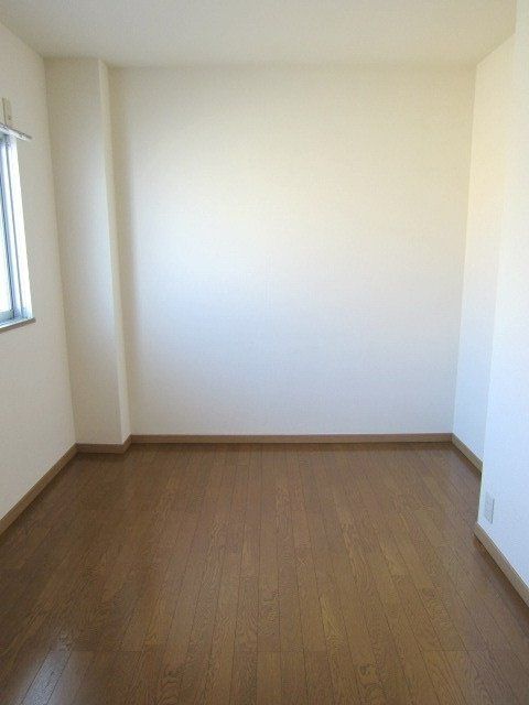 その他　★４．５帖の洋室です★