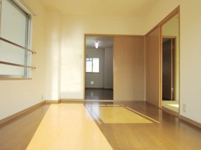 その他部屋・スペース　★６帖、２面採光の明るいお部屋です★