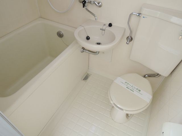 東武伊勢崎線 梅島駅 徒歩14分 9階建 築40年のトイレ写真
