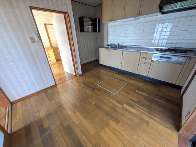 東改田腰前田貸家の居間写真