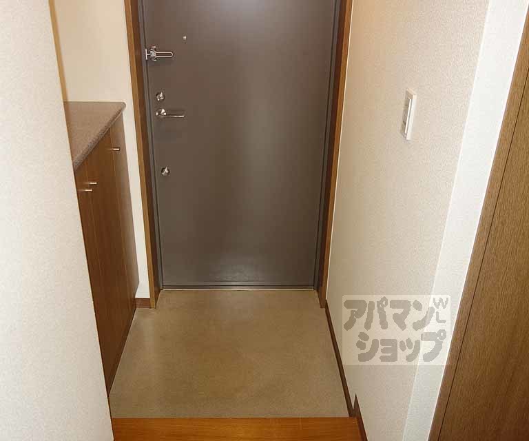 パインフィールド洛南の玄関写真