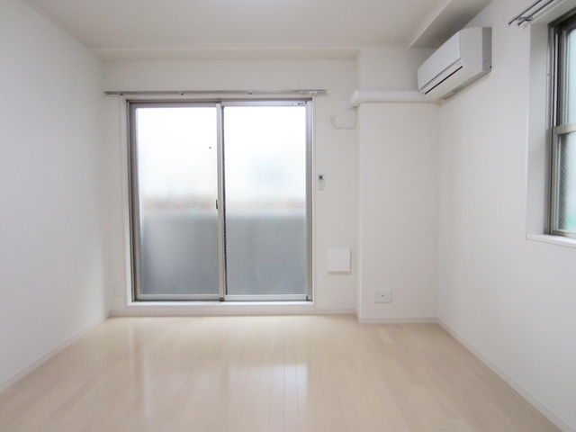 居室・リビング　全住戸角部屋！明るいお部屋です