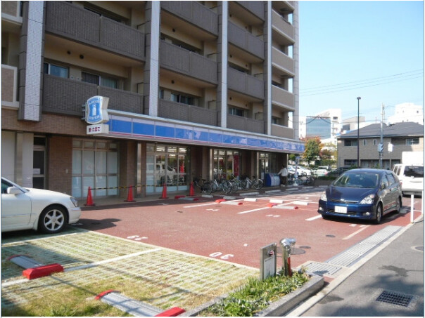コンビニ　ローソン吉塚本町店（コンビニ）まで135m