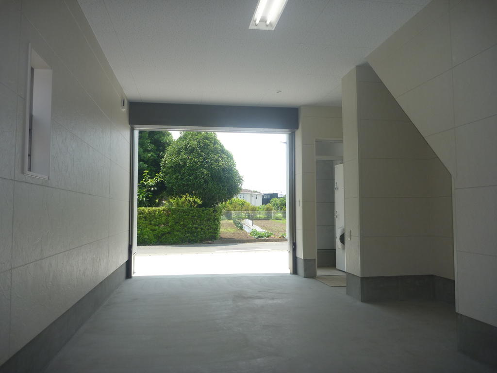 駐車場　横約３ｍ奥行き約7.2ｍのガレージ