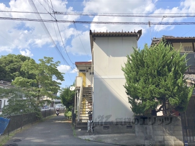 京都市左京区浄土寺真如町のアパートの建物外観
