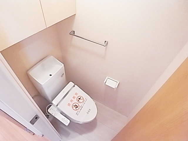 【神戸市灘区岩屋中町のアパートのトイレ】