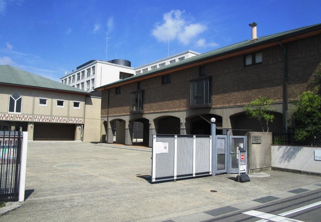 【岡山市北区川入のマンションの大学・短大】