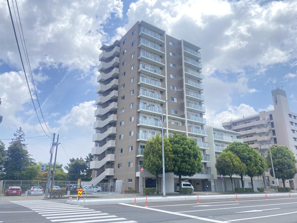 カスタリア榴ヶ岡の建物外観