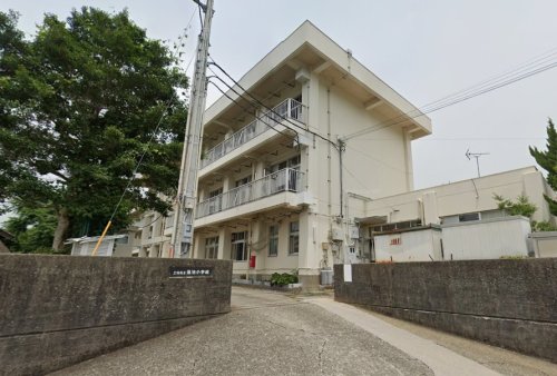 【グラン・ジェルメ IIの小学校】