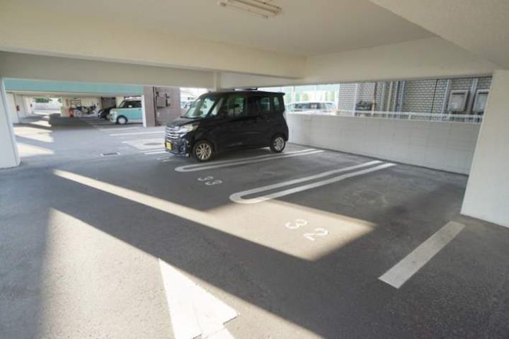 駐車場　駐車場