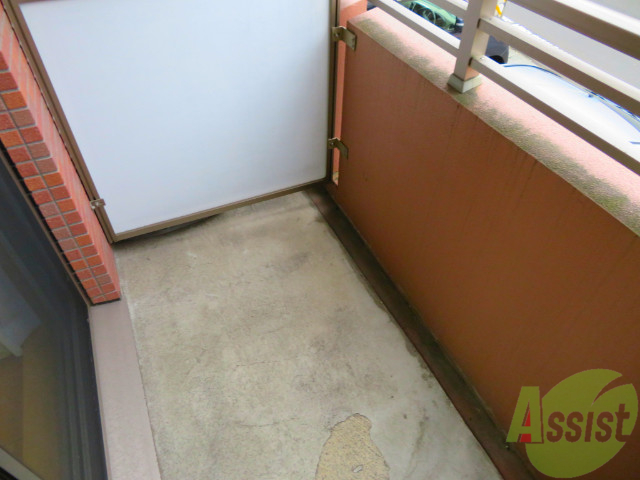 バルコニー　バルコニーは天気の良い日には洗濯物も良く乾きそうですね。