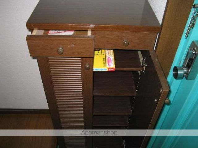大西ビルの玄関写真