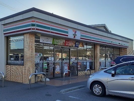 コンビニ　セブンイレブン富山附属学園前店（コンビニ）まで650m