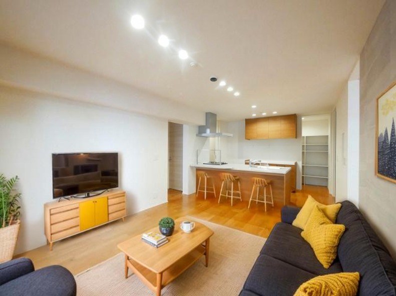 居室・リビング　CGで家具等を配置したもので家具等は含まれません