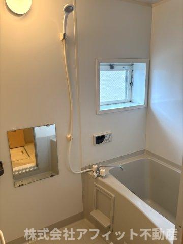 バス・シャワールーム　追い焚き機能付き