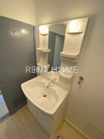 洗面設備　同仕様タイプの写真です。