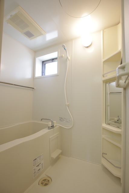 バス・シャワールーム　窓のある浴室♪