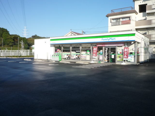 コンビニ　ファミリーマート　東戸塚名瀬下店（コンビニ）まで700m
