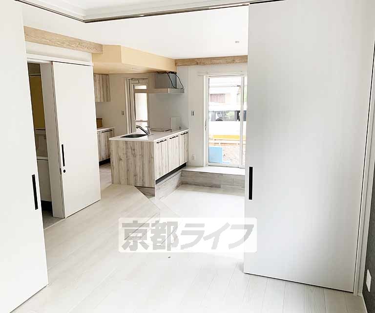 居室・リビング　ＪＲ嵯峨嵐山駅徒歩６分、設備充実物件！