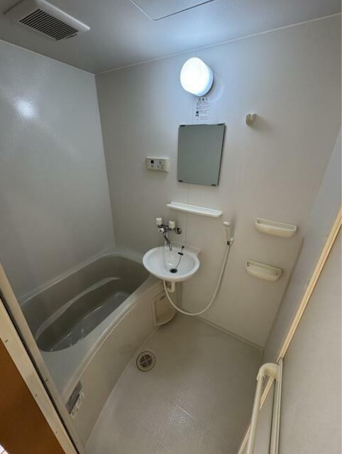 バス・シャワールーム　バス／シャワー