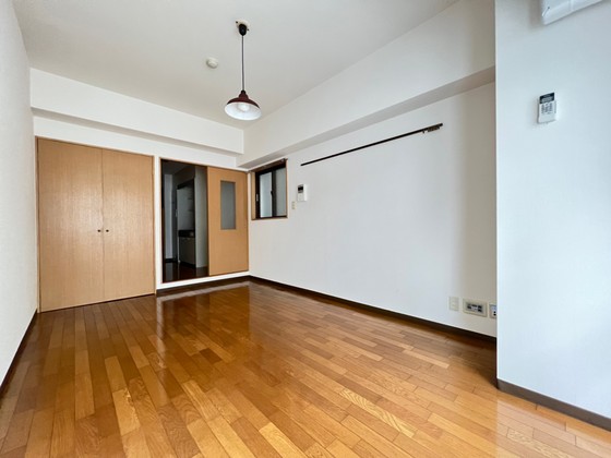 居室・リビング　※別号室の写真です