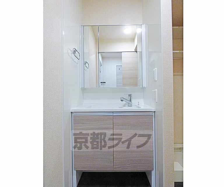 洗面設備　洗面台です。