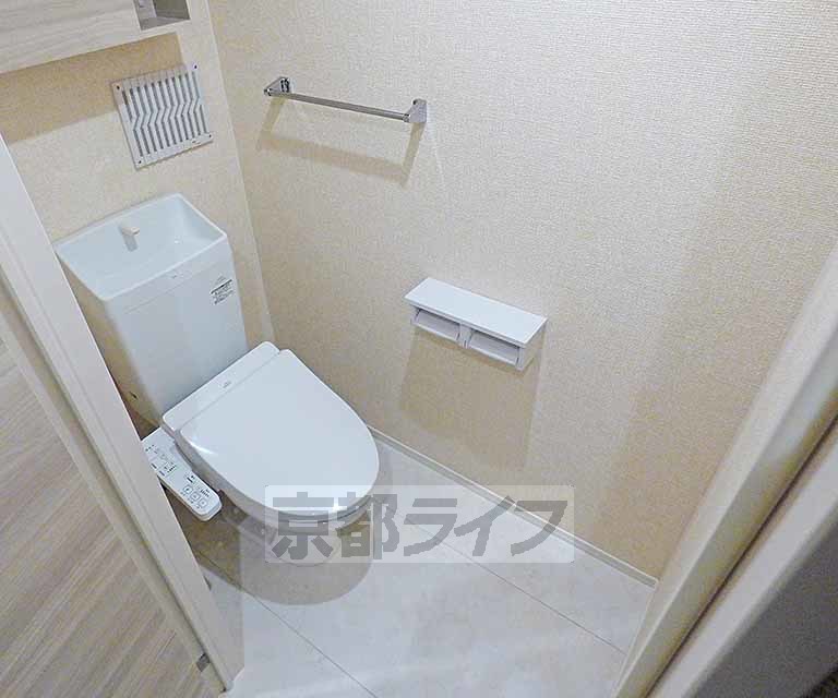 トイレ　ウォシュレット機能付きのトイレです。