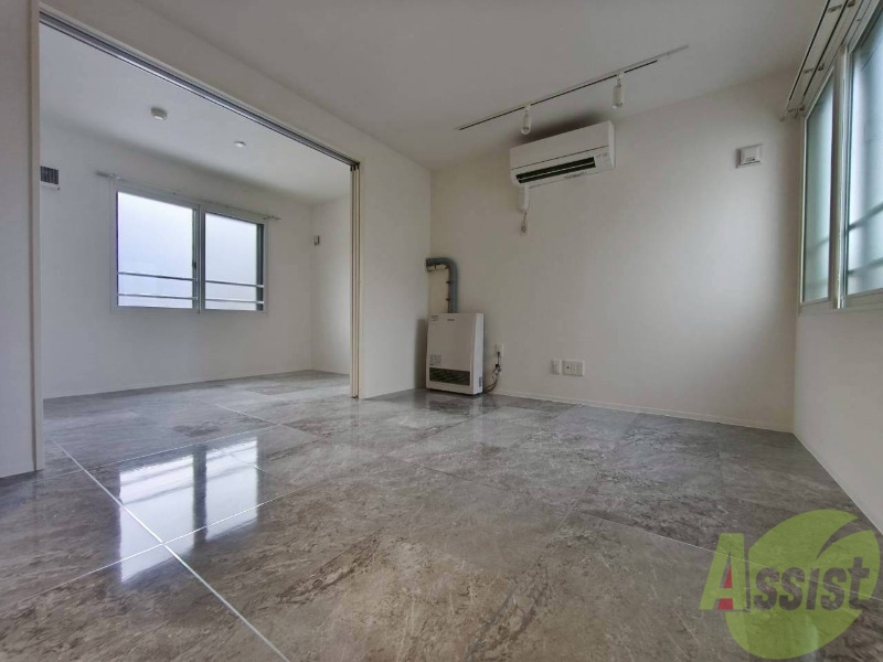 居室・リビング　広々としたリビングですね。使い勝手がよさそうですね！