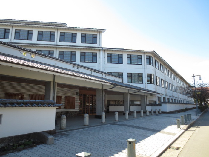 小学校　三の丸小学校（小学校）まで692m