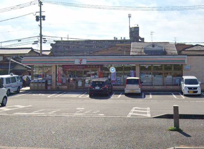コンビニ　セブンイレブン熊本近見８丁目店（コンビニ）まで550m