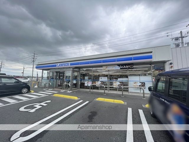 コンビニ　ファミリーマート西大寺中店（コンビニ）まで922m