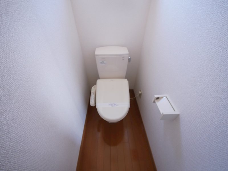 トイレ　トイレ（※ウォシュレットは残置物となります。）