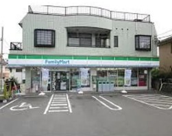 コンビニ　ファミリーマートトゥモロー小山町店（コンビニ）まで769m