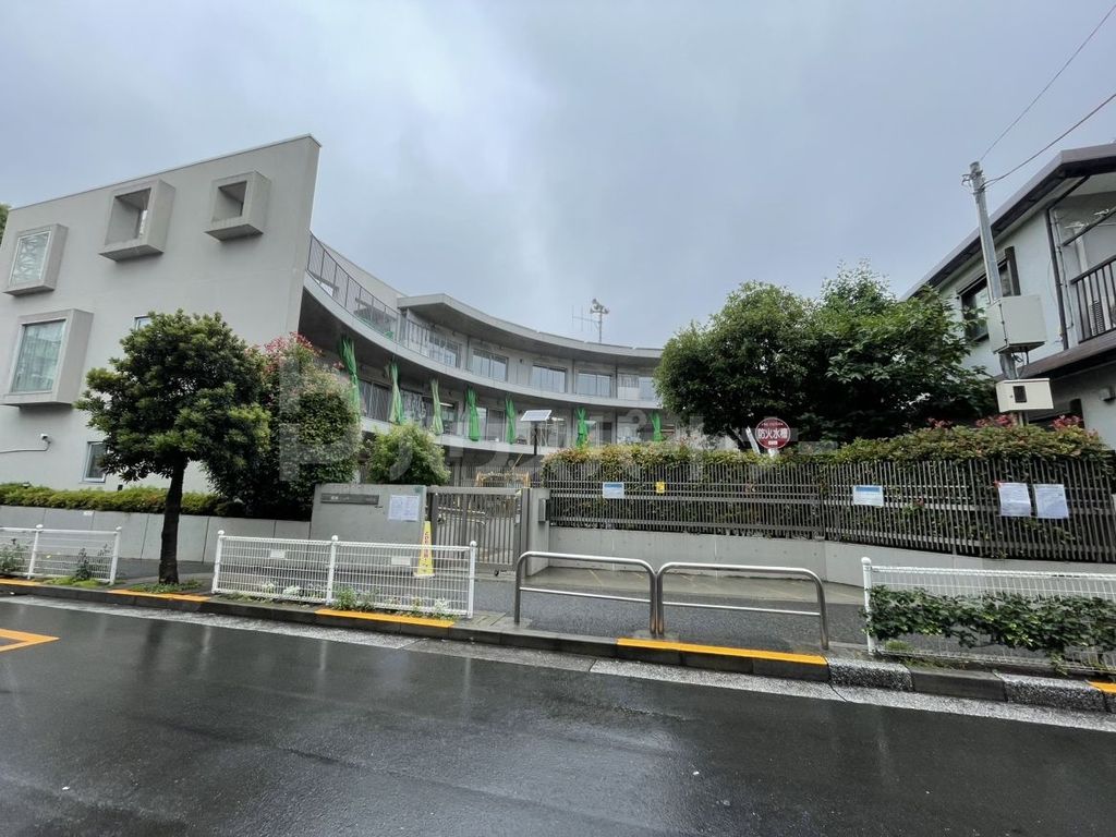 幼稚園・保育園　西巣鴨さくらそう保育園（幼稚園・保育園）まで650m