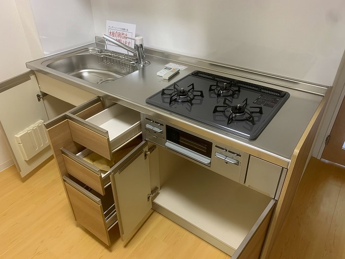 キッチン　同物件別部屋参考写真です