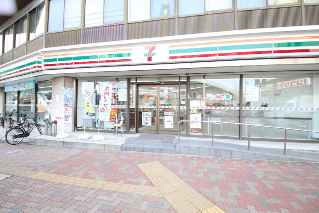 コンビニ　セブンイレブン　名古屋東別院駅南店（コンビニ）まで305m